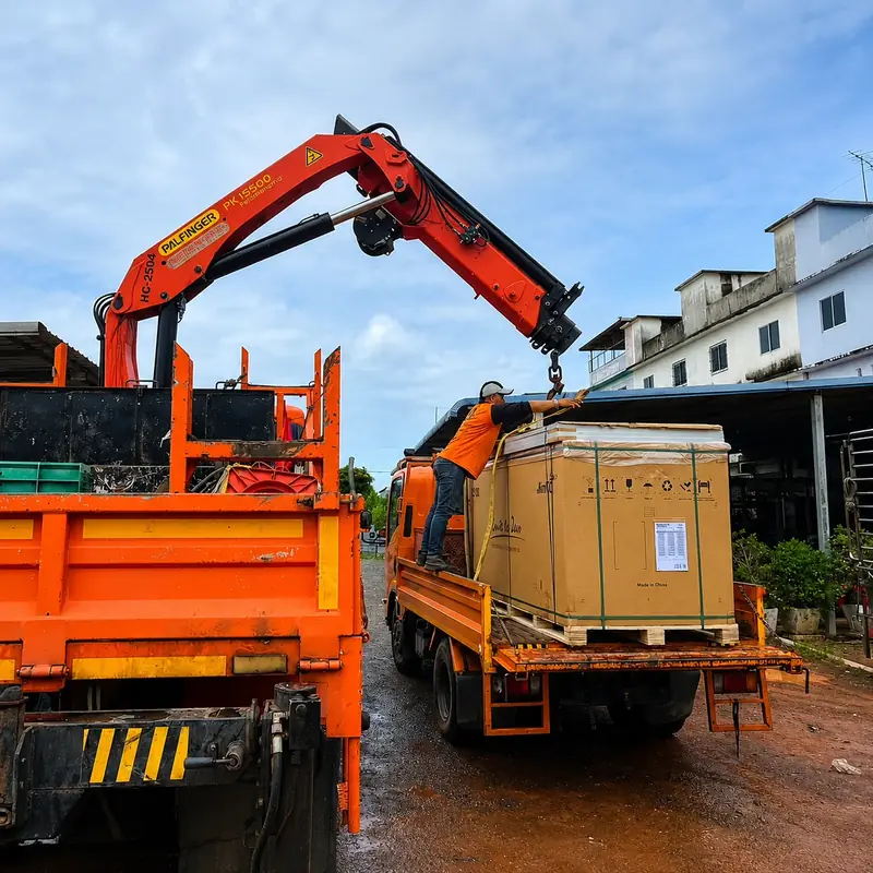 บริการรถเทรลเลอร์ขนสินค้าโรงงาน